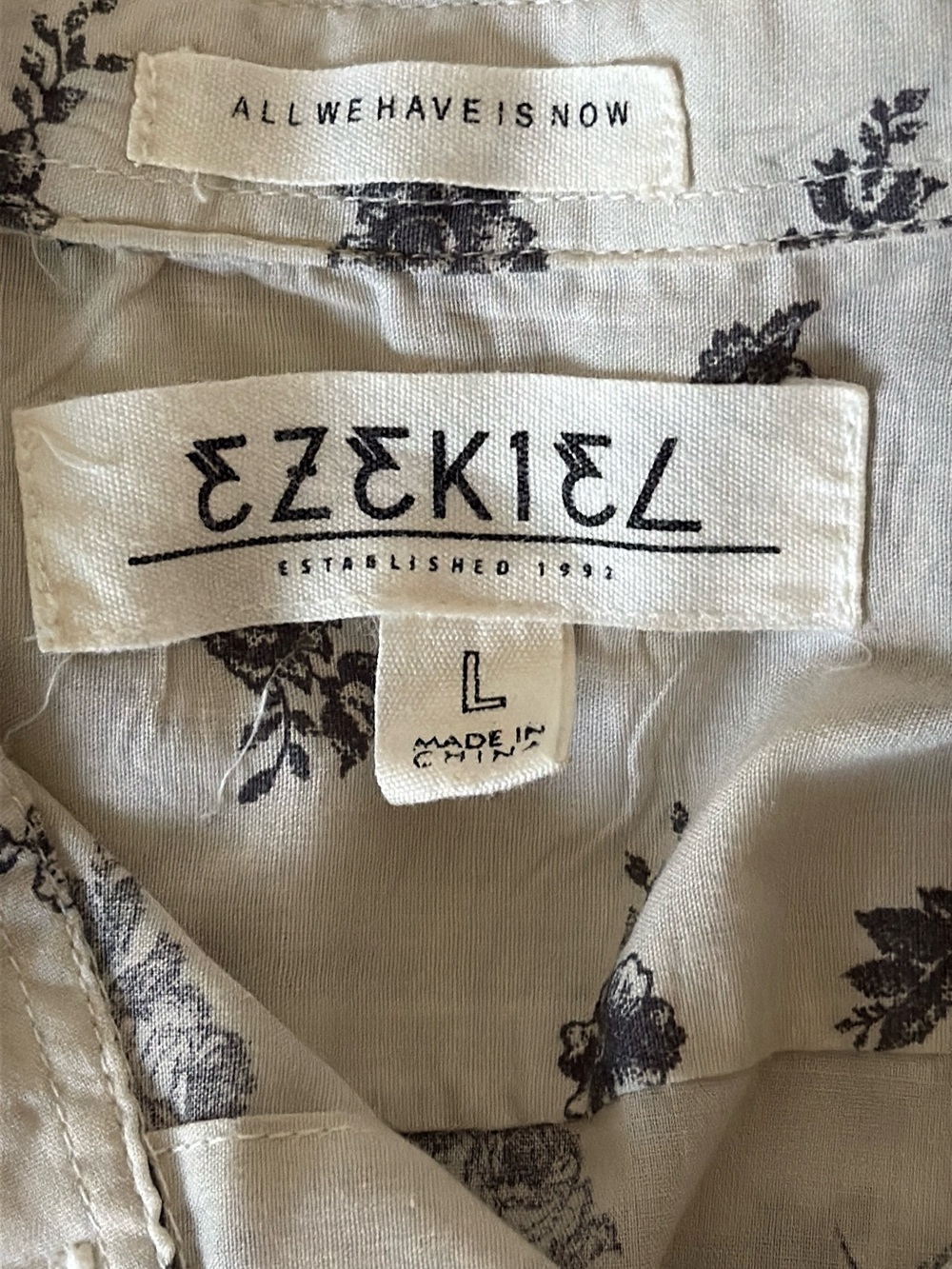 Ezekiel Men's Short-Sleeve Floral Shirt in Cream - Picture 4 of 5